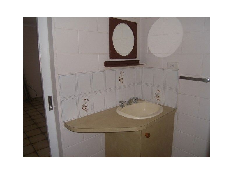 2/18 Fern Street, Holloways Beach QLD 4878