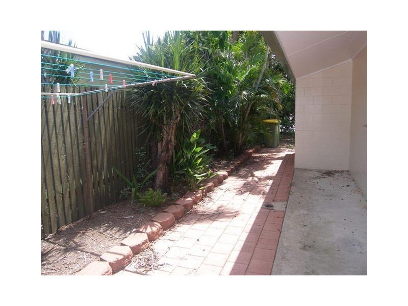 2/18 Fern Street, Holloways Beach QLD 4878