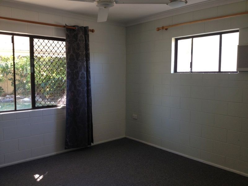 8 Samuel Street, Yorkeys Knob QLD 4878