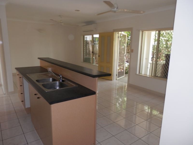 8 Carbine Close, Smithfield QLD 4878