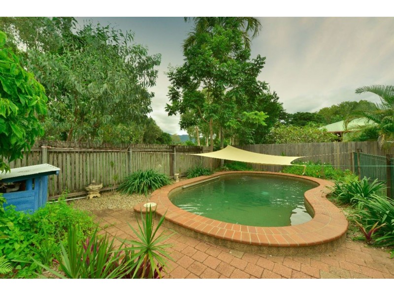 21 Maple Street, Holloways Beach QLD 4878