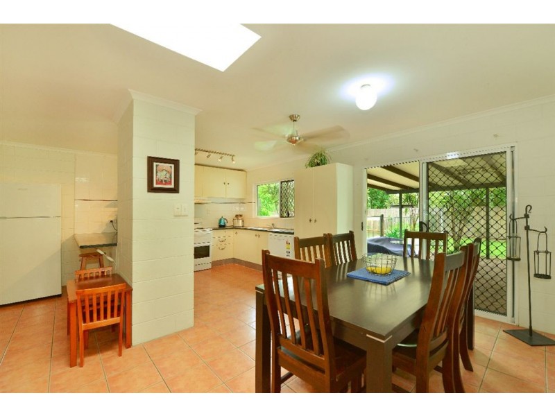21 Maple Street, Holloways Beach QLD 4878