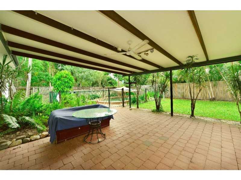 21 Maple Street, Holloways Beach QLD 4878