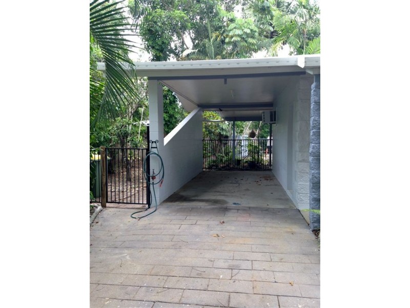 1 Wallum Close, Holloways Beach QLD 4878