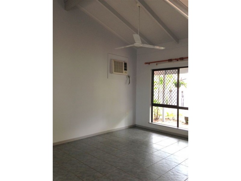 1 Wallum Close, Holloways Beach QLD 4878