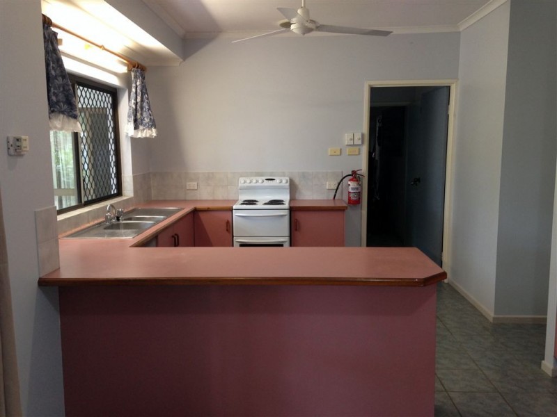 1 Wallum Close, Holloways Beach QLD 4878