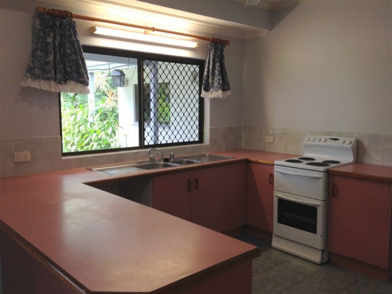 1 Wallum Close, Holloways Beach QLD 4878