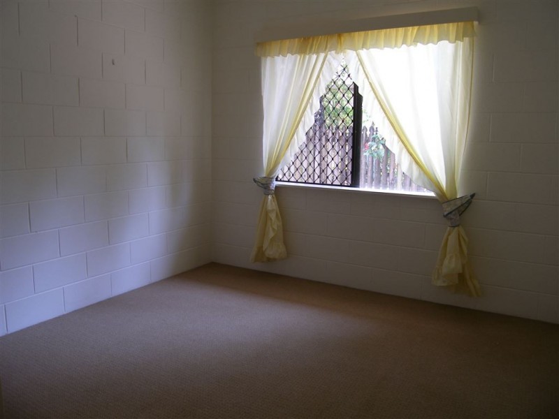 22 Baronia Crescent, Holloways Beach QLD 4878