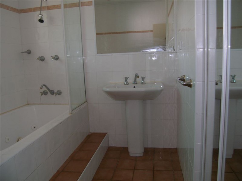 22 Baronia Crescent, Holloways Beach QLD 4878