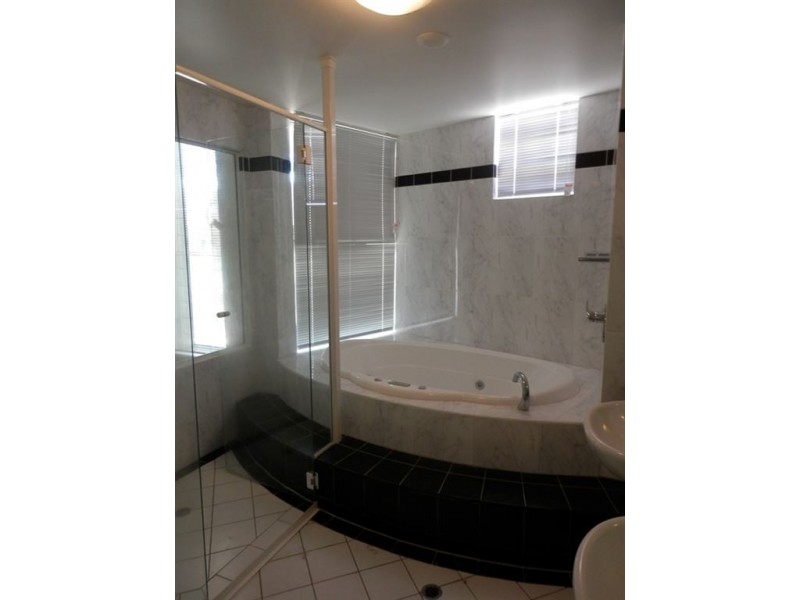 4/2 Deauville Close, Yorkeys Knob QLD 4878