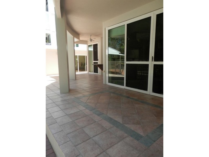 4/2 Deauville Close, Yorkeys Knob QLD 4878