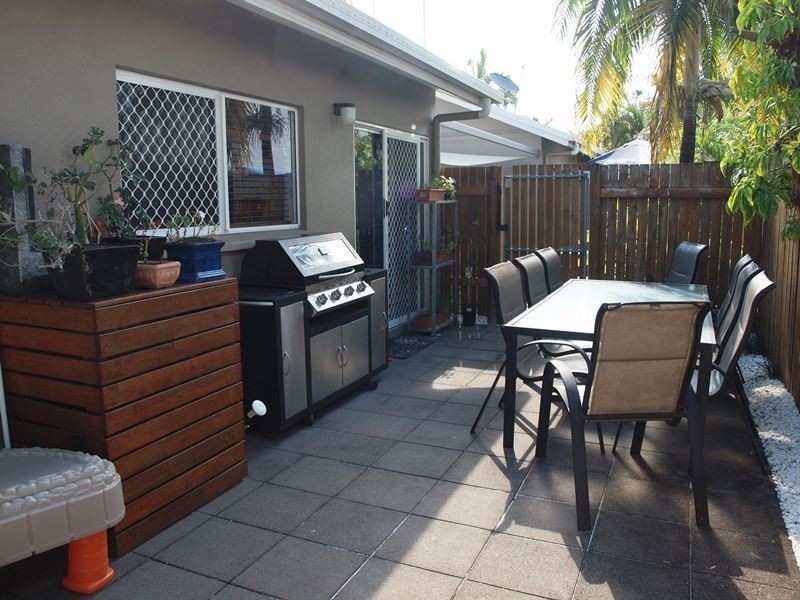 2/70 Cunningham Street, Yorkeys Knob QLD 4878