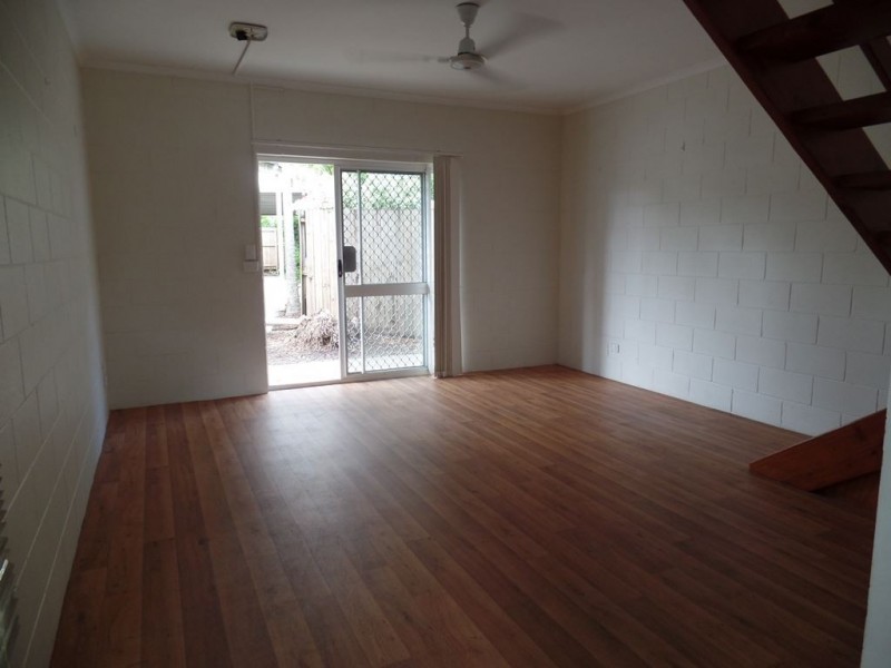 8/16 Robert Road, Bentley Park QLD 4869