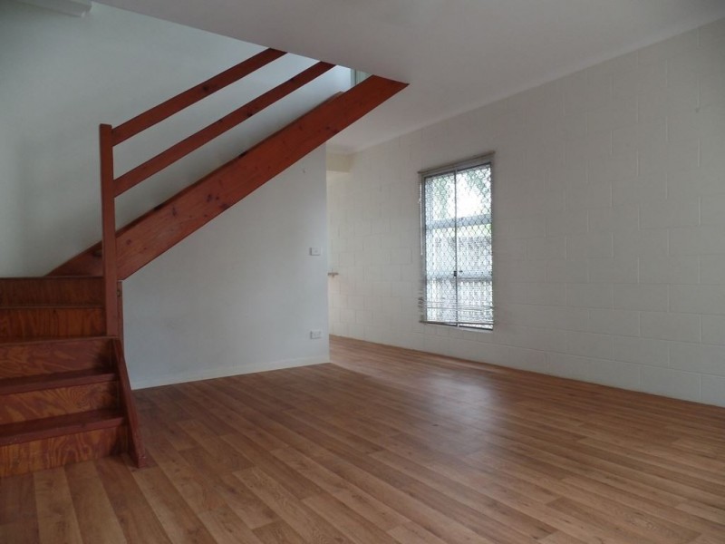 8/16 Robert Road, Bentley Park QLD 4869