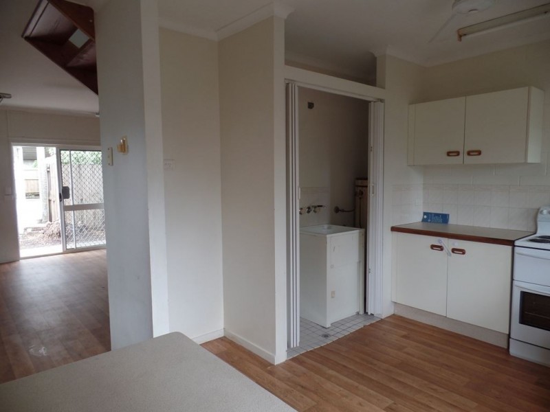 8/16 Robert Road, Bentley Park QLD 4869