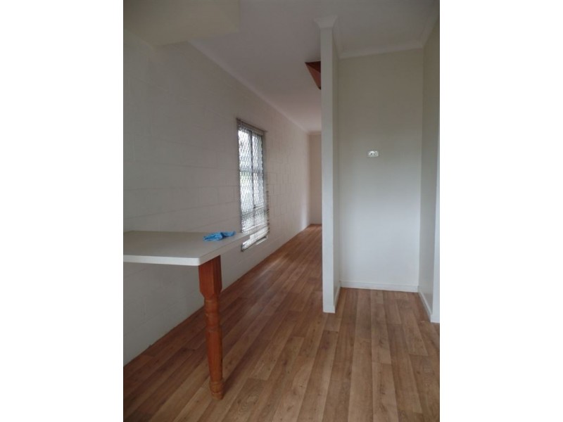 8/16 Robert Road, Bentley Park QLD 4869