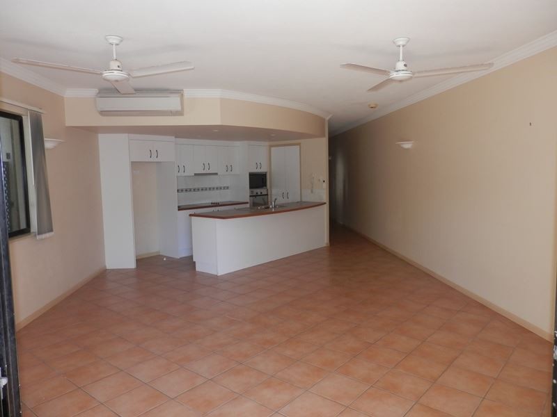 1/77 Sims Esplanade, Yorkeys Knob QLD 4878