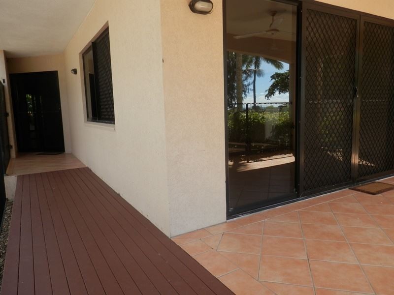 1/77 Sims Esplanade, Yorkeys Knob QLD 4878