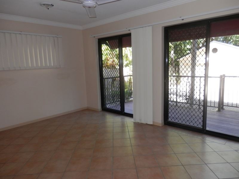 1/77 Sims Esplanade, Yorkeys Knob QLD 4878