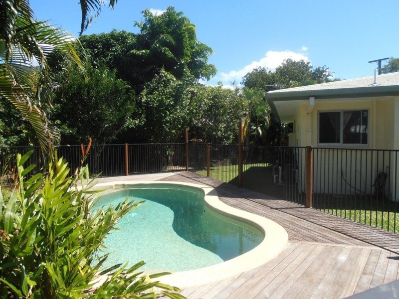 9 Avocado Close, Manoora QLD 4870
