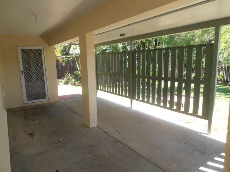 9 Avocado Close, Manoora QLD 4870