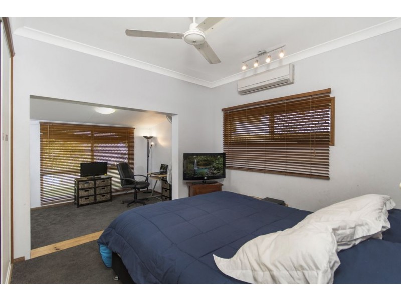 78 Wistaria Street, Holloways Beach QLD 4878