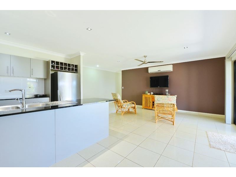 13 Springbrook Avenue, Redlynch QLD 4870