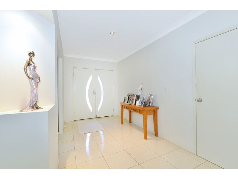 13 Springbrook Avenue, Redlynch QLD 4870