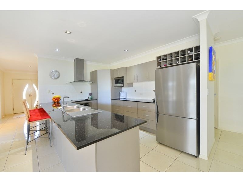 13 Springbrook Avenue, Redlynch QLD 4870