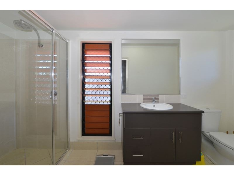 13 Springbrook Avenue, Redlynch QLD 4870