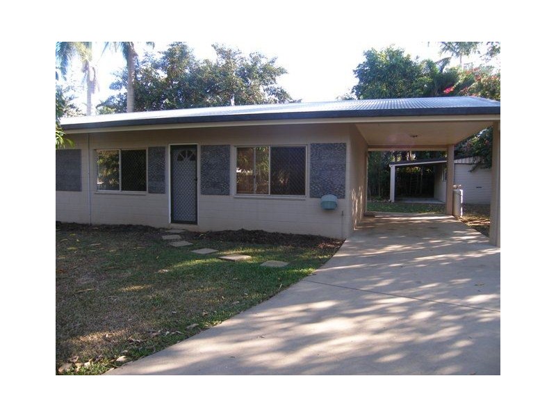 18 Cassava Street, Holloways Beach QLD 4878