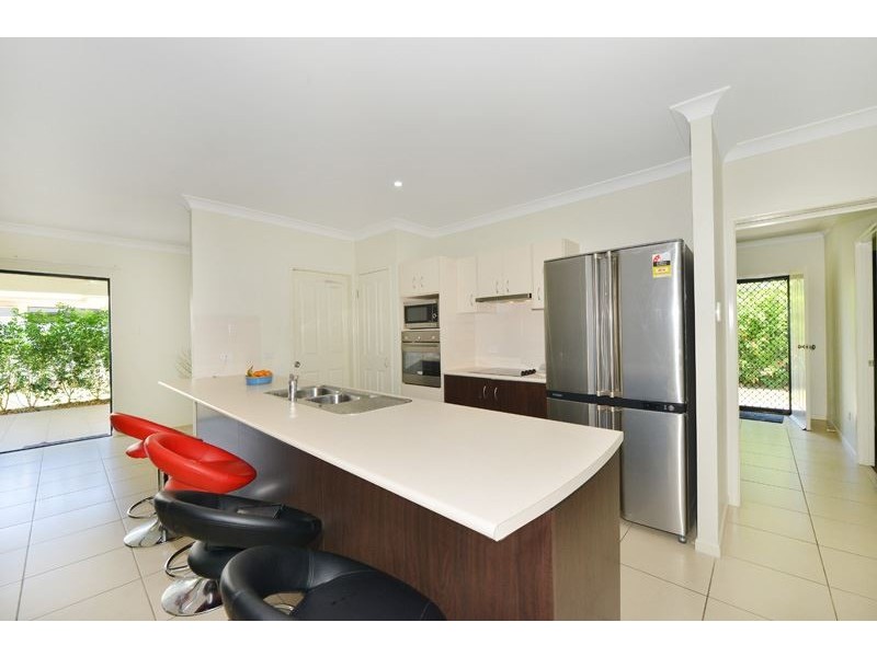 35 Huntley Crescent, Redlynch QLD 4870