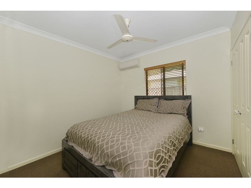 35 Huntley Crescent, Redlynch QLD 4870