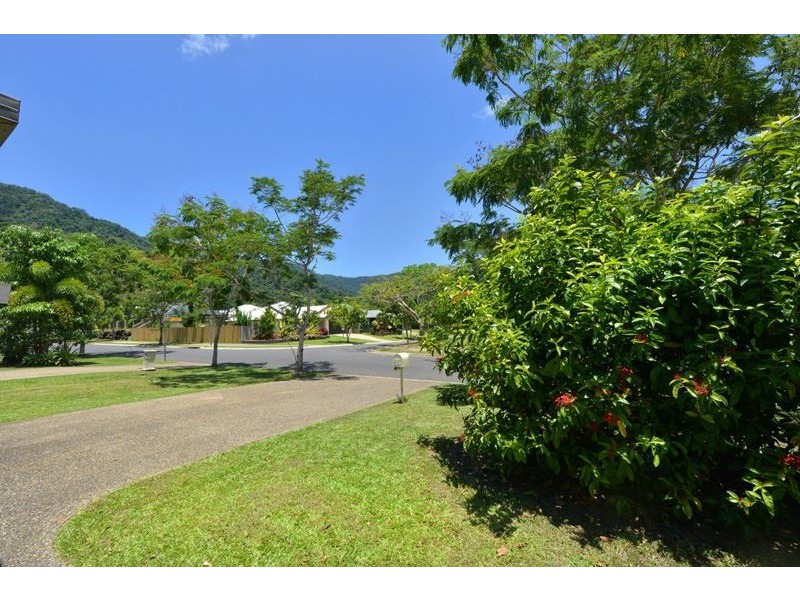 35 Huntley Crescent, Redlynch QLD 4870
