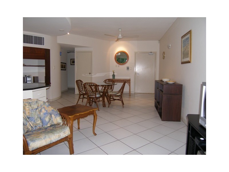 8/2 Deauville Close, Yorkeys Knob QLD 4878