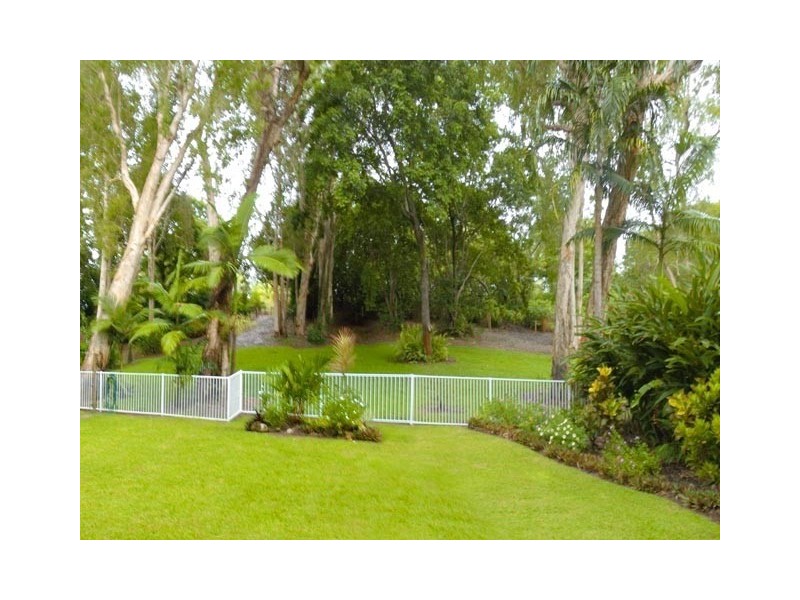 8/2 Deauville Close, Yorkeys Knob QLD 4878