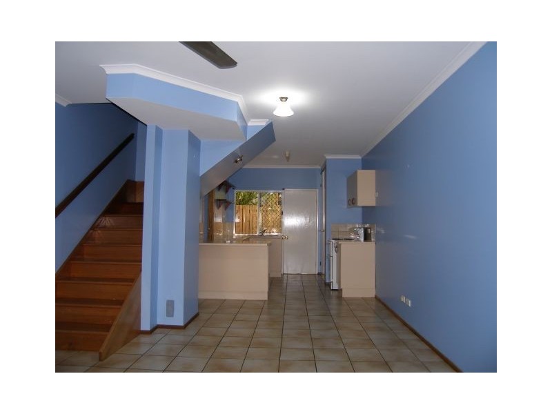 2/33 Fairweather Street, Yorkeys Knob QLD 4878