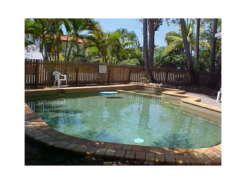 2/33 Fairweather Street, Yorkeys Knob QLD 4878