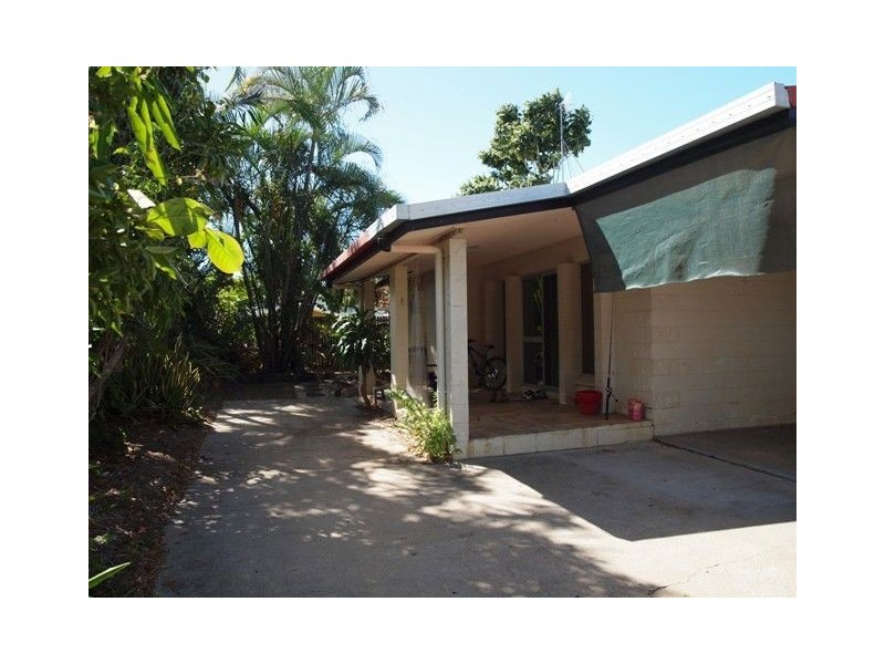 2/6 Nancy Street, Yorkeys Knob QLD 4878