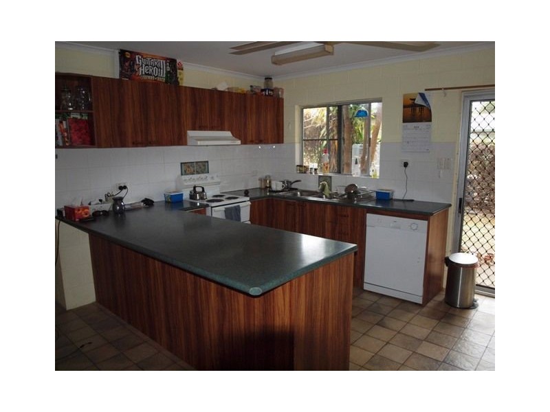 2/6 Nancy Street, Yorkeys Knob QLD 4878
