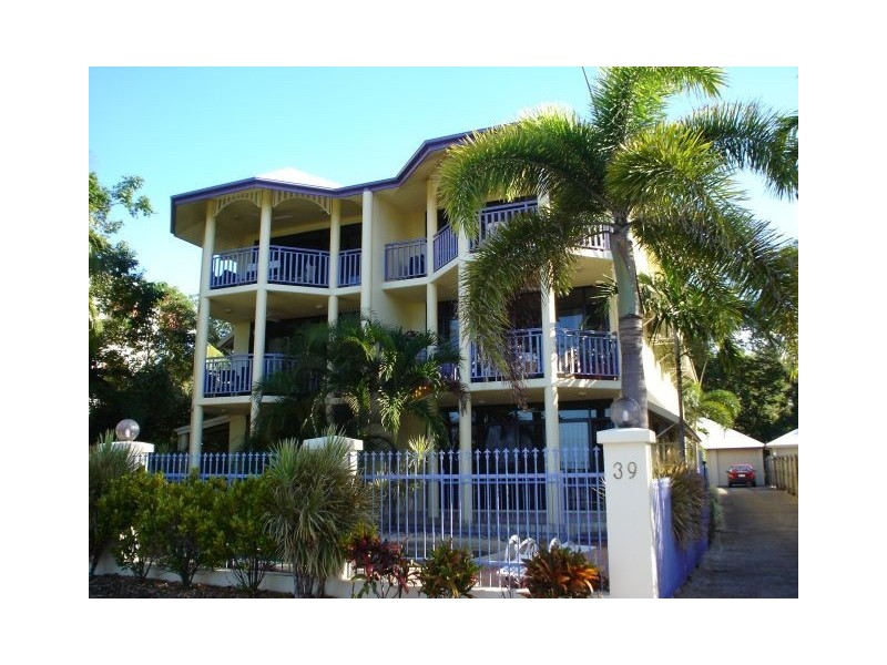 2/39 Sims Esplanade, Yorkeys Knob QLD 4878