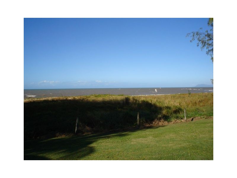 2/39 Sims Esplanade, Yorkeys Knob QLD 4878