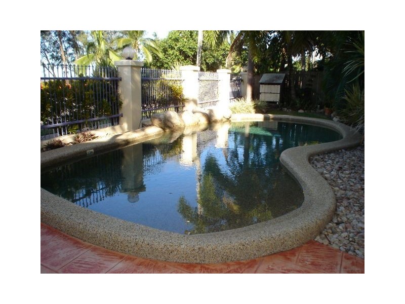 2/39 Sims Esplanade, Yorkeys Knob QLD 4878
