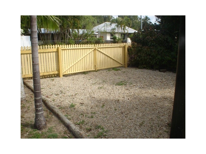 10 Jessie Close, Yorkeys Knob QLD 4878
