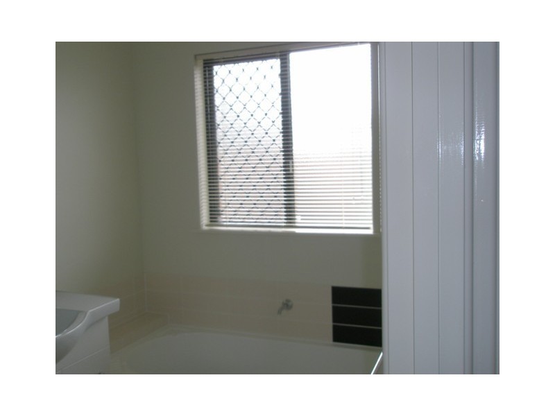 35 Huntley Crescent, Redlynch QLD 4870