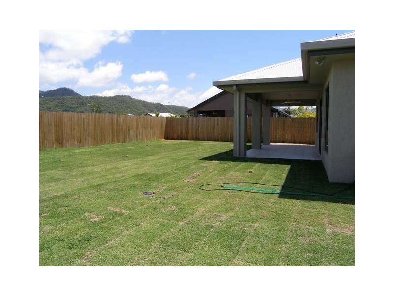 8 Hulbert Street, Trinity Park QLD 4879