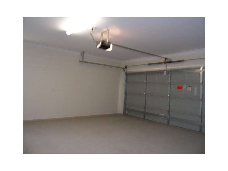 8 Hulbert Street, Trinity Park QLD 4879
