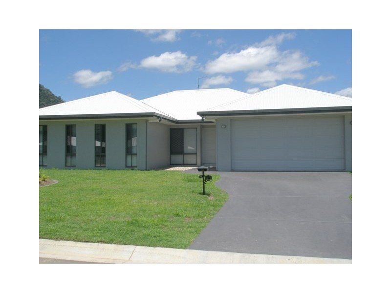 812 McBride Street, Redlynch QLD 4870