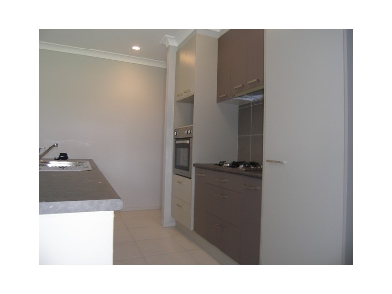 812 McBride Street, Redlynch QLD 4870