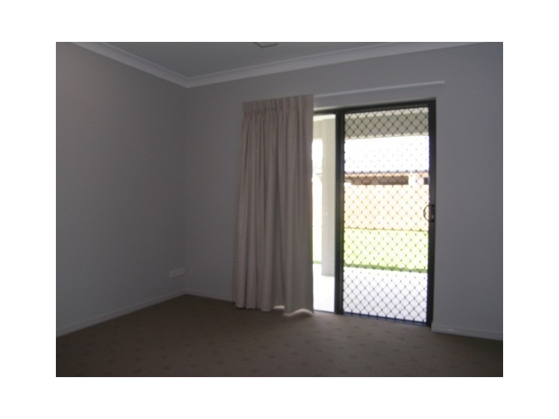 812 McBride Street, Redlynch QLD 4870